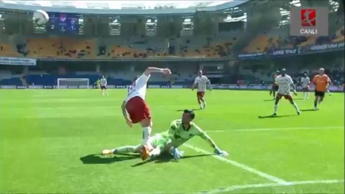 Bu penaltı değilmi! Gaziantep FK ateş püskürdü